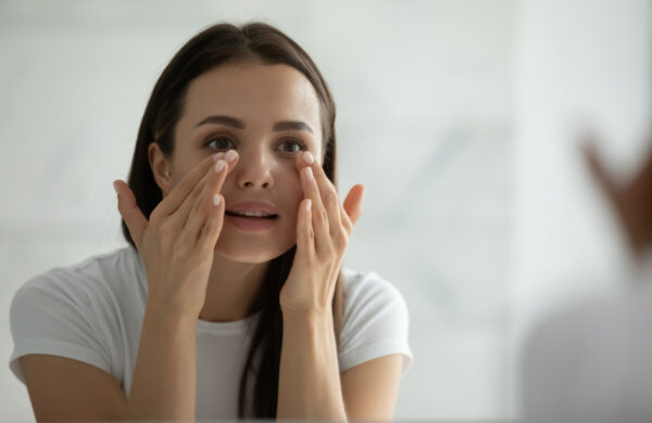 Cuidados para a região dos olhos: saiba mais