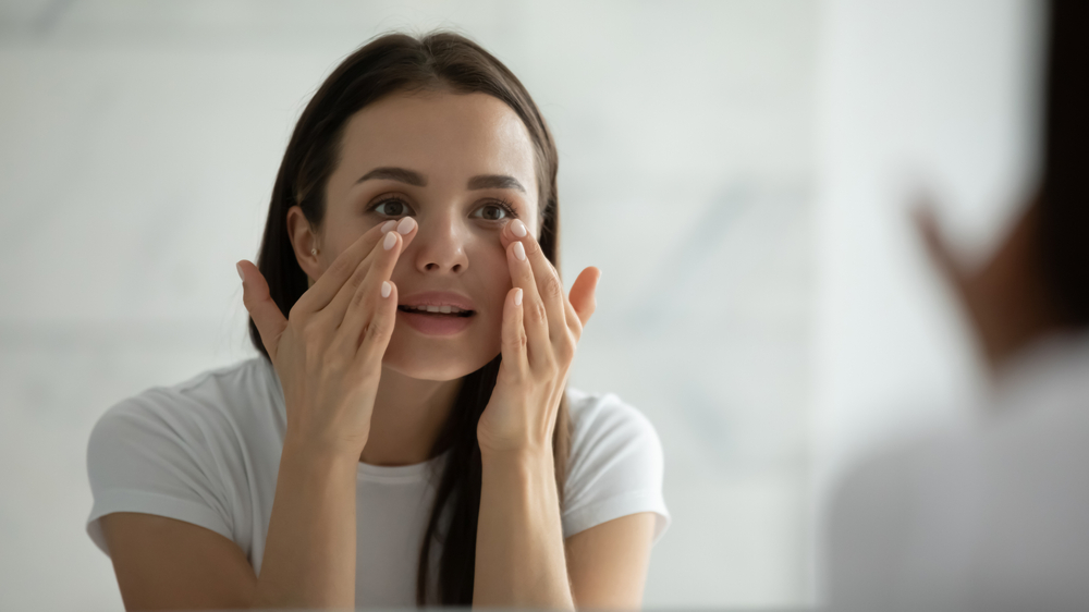 Você está visualizando atualmente Cuidados para a região dos olhos: saiba mais