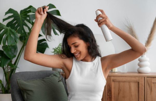 Shampoo a Seco: Saiba como usar e dicas incríveis de produtos